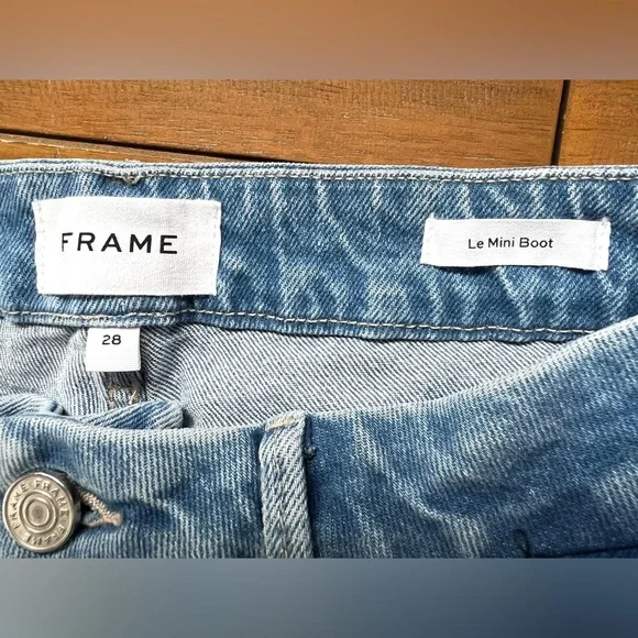 Frame Le Mini Boot in Kerwin Wash Mid Rise Light Wash NWOT Size 28 - Picture 11 of 16
